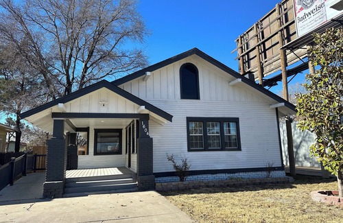 Amarillo House | Cute cowboy amarillio studio.