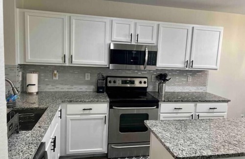 San Antonio House | Cute & Cozy 4BR home close to Seaword & Sixflag