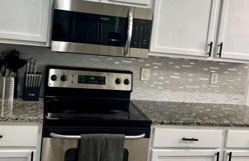San Antonio House | Cute & Cozy 4BR home close to Seaword & Sixflag