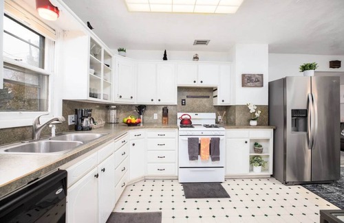 East Millcreek House | Cute, Cozy & Convenient - 20% Off All Ski Rentals!