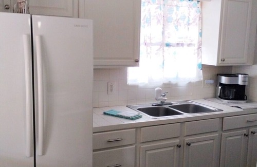 Bayview House | Cute & Cozy Cottage In The Heart of Gulfport