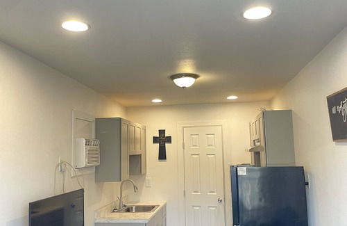 Shearer Hills - Ridgeview Apartment | Cute & Cozy 'Suite' Room for 1