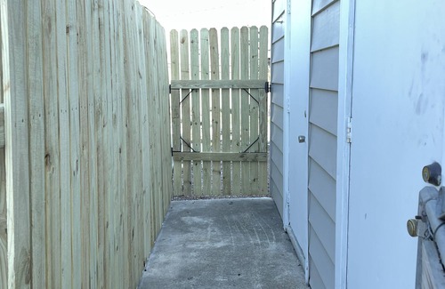 Shearer Hills - Ridgeview Apartment | Cute & Cozy 'Suite' Room for 1