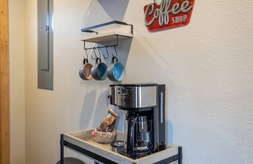 Custer Cottage | Cute Custer Cottage - Walk to restaurants and shopping