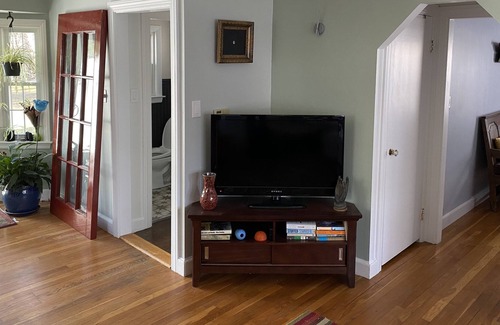 Andover Cottage | Cute downtown cottage -- highly desired
