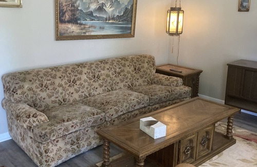 Windsor House | Cute home on the Park in Old Windsor