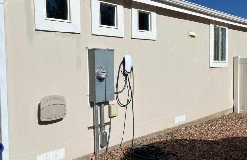 Kanab House | Cute Kanab Cottage Pet-Friendly & Modern