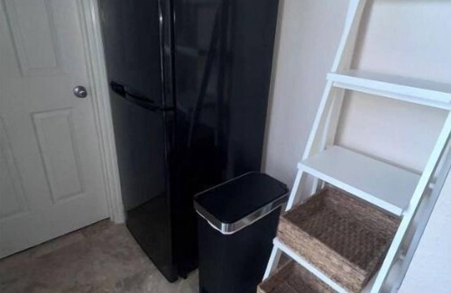 Plant City Apartment | Cute Lake Themed InLaw Suite with Trails in Peaceful Setting