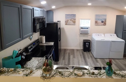 Cookson Cabin | Cute little costal cabin. One mile from Lake Tenkiller. Private Spa/Hot Tub