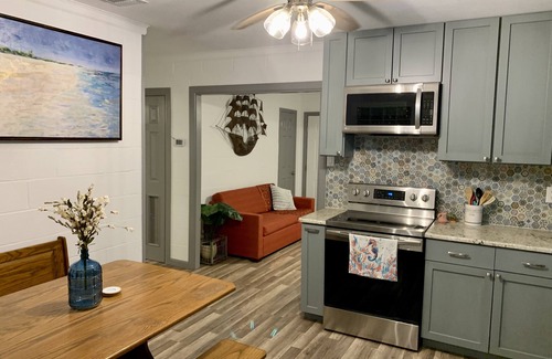 Port O Connor House | Cute little house within walking distance to food and the beach
