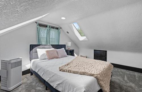 Lynn Center Cabin | Cute Little River Cabin