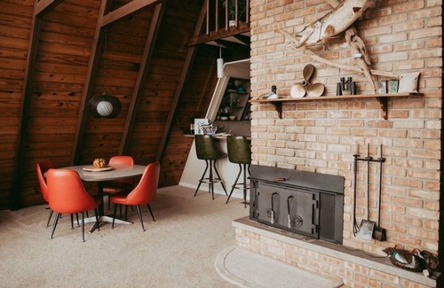 Battle Creek Cabin | Cute Mid-Century Cottage on Fine Lake!