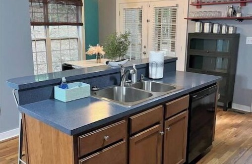 Athens House | Cute, modern Athens stay for couples and groups