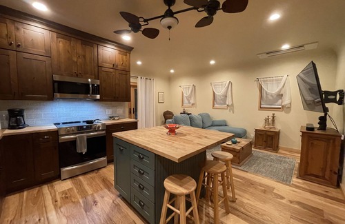 Willow Glen House | CUTE NEW CASITA with HUGE Balcony overlooking downtown Willow Glen Calm Quiet