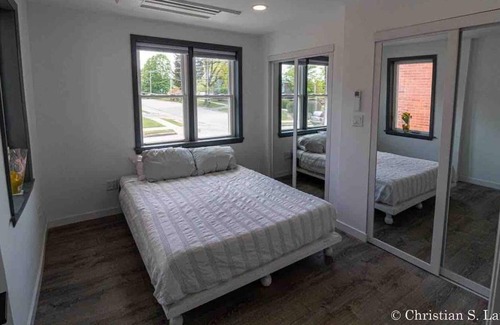 Yorkville House | Cute New Yorkville historic downtown