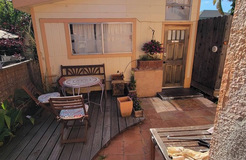 Albany Apartment | Cute one bedroom cottage in Albany