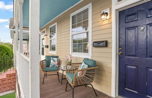 Bayou St. John House | Cute Pool + Porches on Greenway near FQ, Streetcar, Cute & Bright 3BR on Greenway!