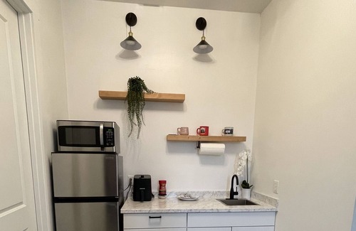 Sunshine House | Cute Private 2 bed 1 bath