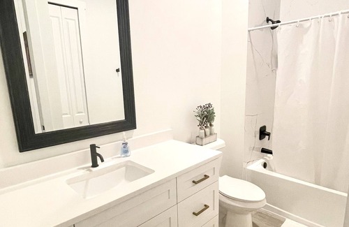Sunshine House | Cute Private 2 bed 1 bath
