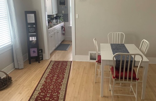 Sheboygan House | Cute Quiet Neighborhood Hideway