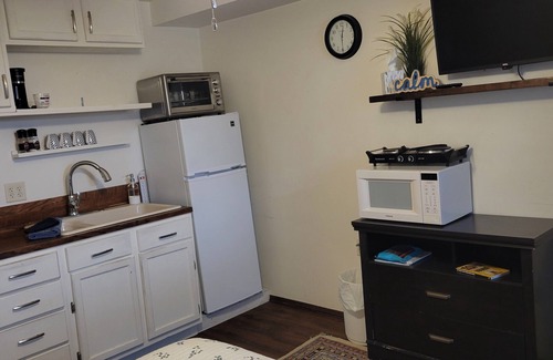 Forest City Apartment | Cute & quiet studio apartment downtown Forest City!