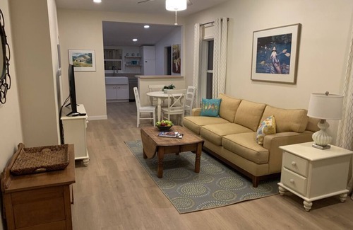 Silverton Cottage | Cute UPDATED cottage - Vintage vibe/modern conveniences!