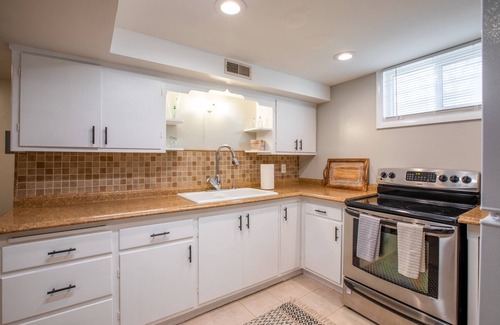Bountiful House | Cute Updated Red Brick Basement Cottage