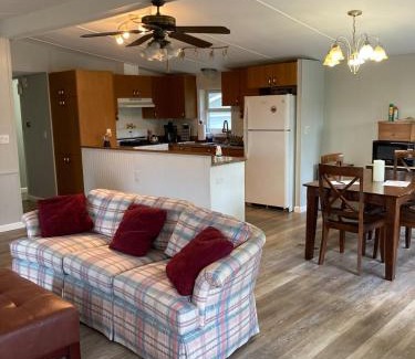 Hale House | Cute Vista View Home on Acreage