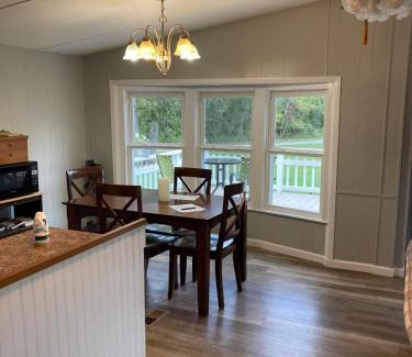 Hale House | Cute Vista View Home on Acreage