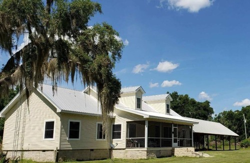 Hawthorne House | Cutlers' Mere in Cross Creek, between Orange and Lochloosa Lakes!