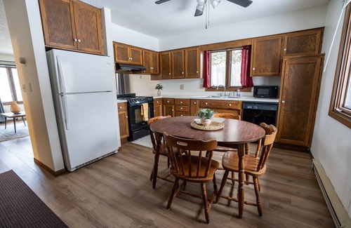 Deerwood Apartment | Cuyuna Lakes Stay