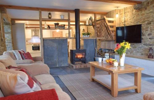 Whitland House | Cwm Hyfryd