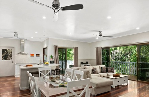 Kamerunga House | Cyathea House Rainforest Retreat with Granny Flat