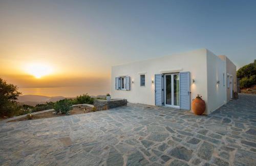 Ioulida Villa | Cycladic Villa with sea view!
