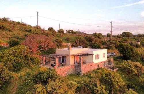 Ioulida Villa | Cycladic Villa with sea view!