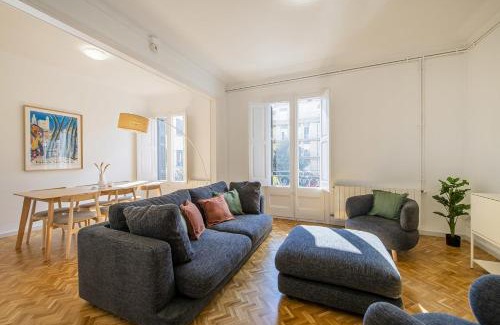 Eixample Apartment | Cycle haven apt in Girona center