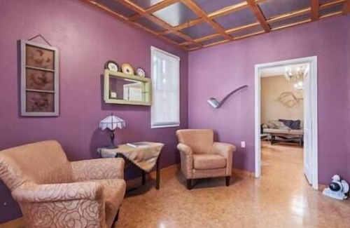 Elkader Apartment | Cycle Suite – Cozy Downtown Retreat in Elkader