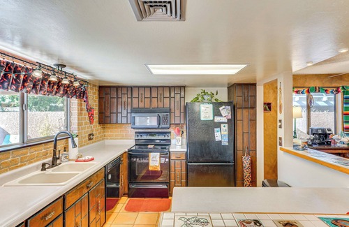 Tucson House | Cyclists' Haven: Southwestern-Style Home in Tucson