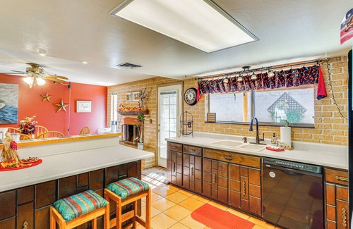 Tucson House | Cyclists' Haven: Southwestern-Style Home in Tucson