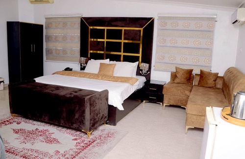 Oshodi-Isolo Hotel | Cynarisso Hotel Lagos