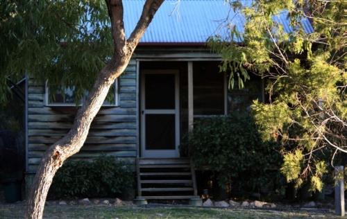 Ballandean Cabin | Cypress Ridge Cottages
