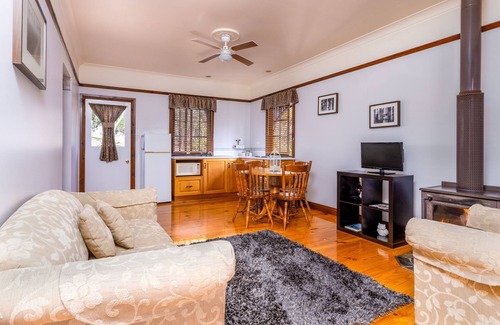 Ballandean Cottage | Cypress Ridge Cottages