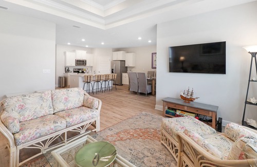 Port St. Joe House | CYPRESS SUNSHINE IS A 4BD/2BA HOME ACROSS THE STREET FROM COMMUNITY POOL!