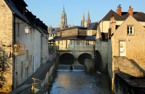 Bayeux Apartment | Découvrez Notre Appartement au Cœur de Bayeux, Parfait Pour 6 Personnes
