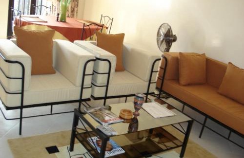 Yof House | Délices Chez l'Habitant Diack