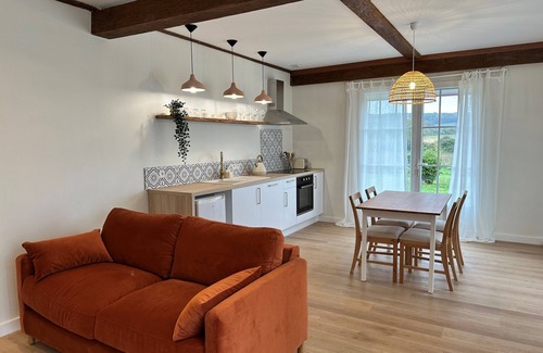 Aujan-Mournede Condo | Dépendance Spacieuse, Entièrement Refaite à Neuf Avec vu sur les Pyrénées