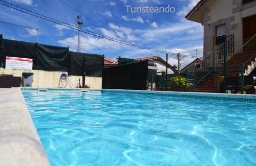 San Vicente de la Barquera Apartment | Dúplex Amaita - parking y piscina comunitaria