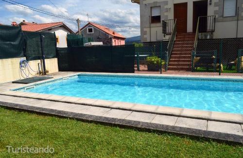 San Vicente de la Barquera Apartment | Dúplex Amaita - parking y piscina comunitaria