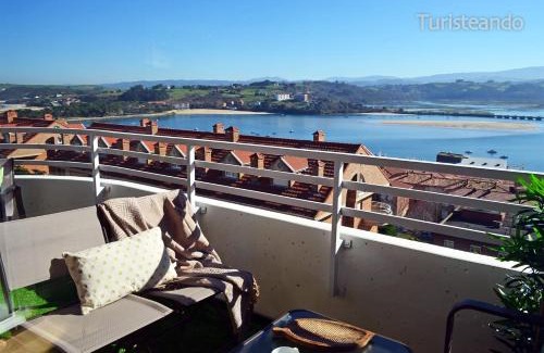 San Vicente de la Barquera Apartment | Dúplex ANANDA, vistas impresionantes con parking y piscina comunitaria