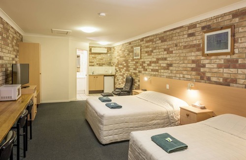 D'Aguilar Hotel | D'Aguilar Hotel Motel